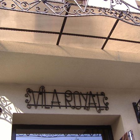 Vila Royal Hotel Bacău Esterno foto